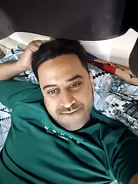 Snapshot of ITZ_GURU chatting on 11-25-25, 10:04 ITZ GURU online show from 11-25-25, 10:04