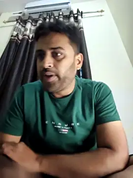 Snapshot of ITZ_GURU chatting on 11-26-25, 04:02 ITZ GURU online show from 11-26-25, 04:02