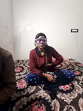 Snapshot of Real-Family chatting on 12-19-25, 05:31 Real-Family online show from 12-19-25, 05:31