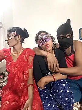 Snapshot of Real-Family chatting on 01-16-26, 06:01 Real-Family online show from 01-16-26, 06:01