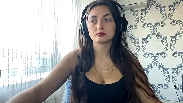 Snapshot of TwotyBright chatting on 11-04-25, 08:02 TwotyBright online show from 11-04-25, 08:02