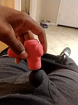 m8je online show from 11-14-25, 04:11