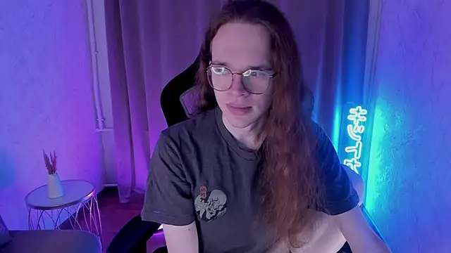 Snapshot of Mark_Glover chatting on 12-03-25, 10:13 Mark Glover online show from 12-03-25, 10:13