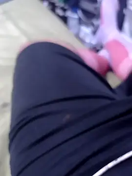 Snapshot of KARNEs24666 chatting on 01-12-26, 01:00 KARNEs24666 online show from 01-12-26, 01:00