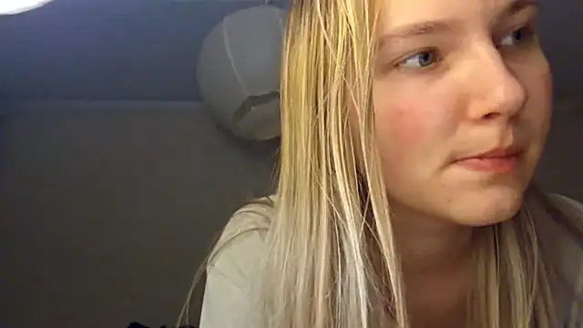 Snapshot of KarinRobertson chatting on 01-05-26, 05:27 KarinRobertson online show from 01-05-26, 05:27