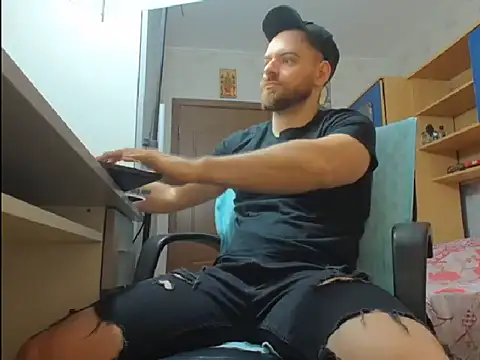 Snapshot of Ryanstone_ chatting on 12-15-25, 05:12 Ryanstone online show from 12-15-25, 05:12