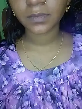 Snapshot of Neha533 chatting on 07-11-26, 07:49 Neha533 online show from 07-11-26, 07:49