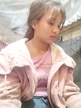 Snapshot of Ye_n chatting on 12-05-25, 03:04 Ye n online show from 12-05-25, 03:04