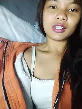 Snapshot of Ye_n chatting on 12-14-25, 02:39 Ye n online show from 12-14-25, 02:39