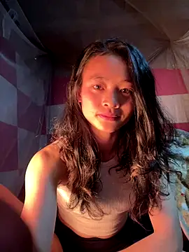 Snapshot of Li_ve chatting on 12-18-25, 02:50 Li ve online show from 12-18-25, 02:50