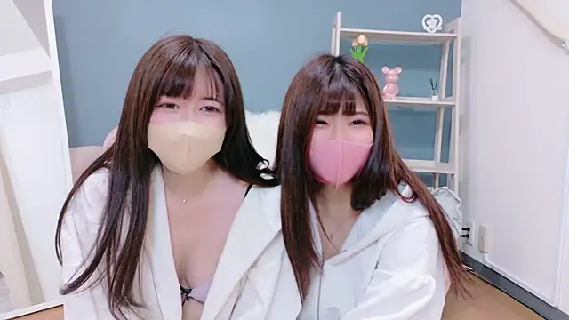 Snapshot of oto-X-cup chatting on 11-04-25, 12:04 oto-X-cup online show from 11-04-25, 12:04