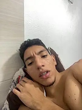 Snapshot of johnvixx chatting on 11-03-25, 07:26 johnvixx online show from 11-03-25, 07:26