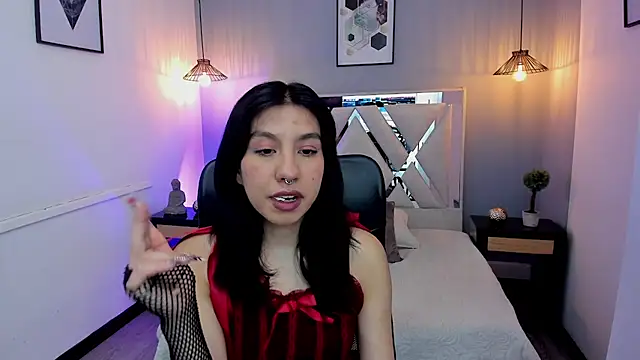 zoe-moreau online show from 04-11-26, 07:18