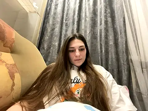 HelgaMun online show from 11-28-25, 03:53