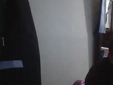 Snapshot of wonka3_ chatting on 11-12-25, 12:33 wonka3 online show from 11-12-25, 12:33