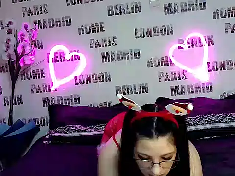 Snapshot of Bya_hootgyrl1 chatting on 12-18-25, 08:48 Bya hootgyrl1 online show from 12-18-25, 08:48