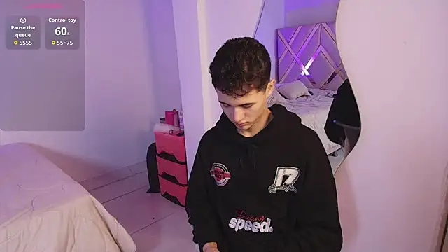 Snapshot of Eiden_Blake chatting on 01-12-26, 11:32 Eiden Blake online show from 01-12-26, 11:32