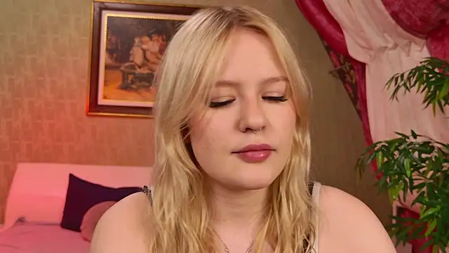 Mila wxw online show from 11-28-25, 12:19