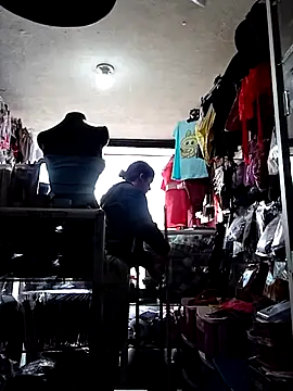 Snapshot of camimar23 chatting on 12-15-25, 04:44 camimar23 online show from 12-15-25, 04:44