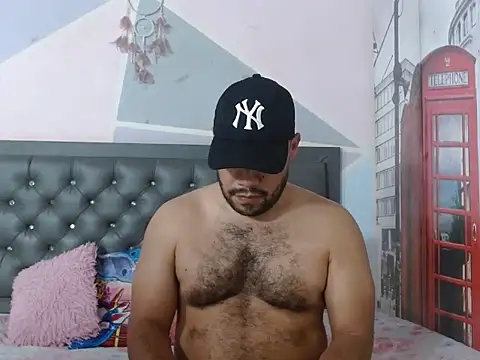 Snapshot of Ramses_36 chatting on 11-10-25, 11:15 Ramses 36 online show from 11-10-25, 11:15