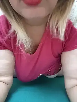 Snapshot of sdlmona chatting on 11-05-25, 10:43 sdlmona online show from 11-05-25, 10:43