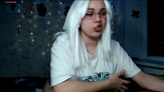 Snapshot of KotiK_meov chatting on 11-23-25, 05:46 KotiK meov online show from 11-23-25, 05:46