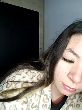 Snapshot of Baby_Myla chatting on 11-28-25, 09:06 Baby Myla online show from 11-28-25, 09:06