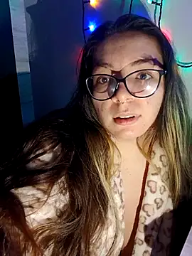 Snapshot of Baby_Myla chatting on 12-14-25, 07:40 Baby Myla online show from 12-14-25, 07:40