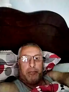 Snapshot of KAXABE11 chatting on 11-21-25, 06:39 KAXABE11 online show from 11-21-25, 06:39