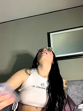 Snapshot of Naomii2 chatting on 11-03-25, 03:08 Naomii2 online show from 11-03-25, 03:08