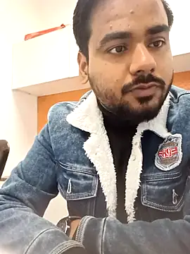 Snapshot of naughtyboyjii chatting on 12-19-25, 05:14 naughtyboyjii online show from 12-19-25, 05:14