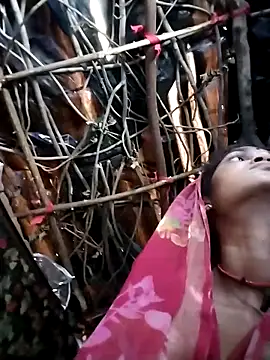 Snapshot of Jooli_cuty chatting on 03-10-26, 06:18 Jooli cuty online show from 03-10-26, 06:18