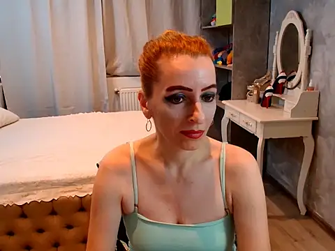 AnneDevrim online show from 11-18-25, 07:02