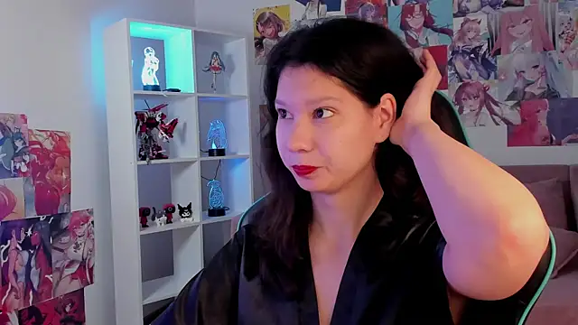 SaraDenars online show from 11-19-25, 05:18