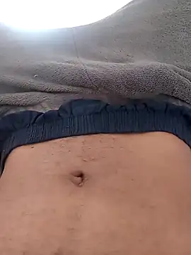 Snapshot of UNCLEZESTYY chatting on 11-20-25, 05:18 UNCLEZESTYY online show from 11-20-25, 05:18