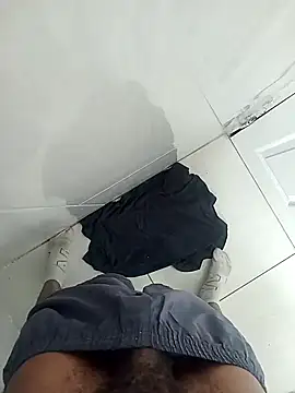 Snapshot of UNCLEZESTYY chatting on 03-22-26, 11:46 UNCLEZESTYY online show from 03-22-26, 11:46