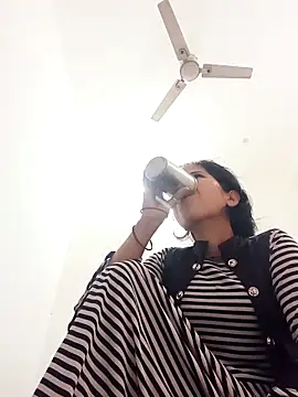 Snapshot of Sanjna_babby chatting on 02-11-26, 06:18 Sanjna babby online show from 02-11-26, 06:18