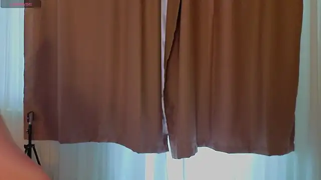LauriePerez online show from 06-05-26, 06:31