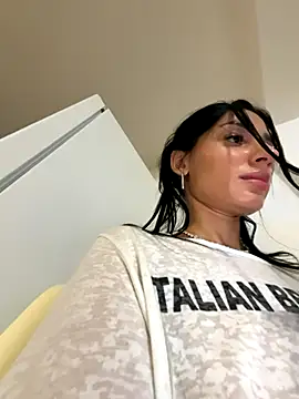 VickyM99 online show from 11-04-25, 03:22