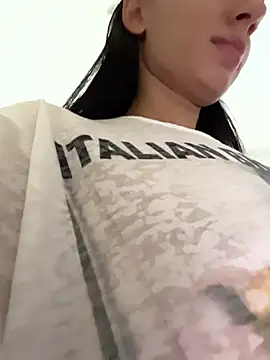 Snapshot of VickyM99 chatting on 12-04-25, 10:46 VickyM99 online show from 12-04-25, 10:46