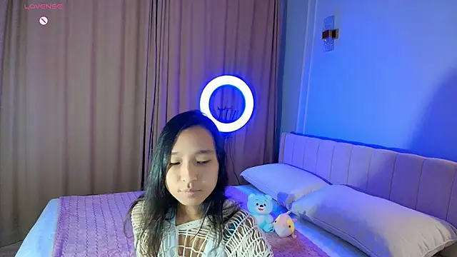 Snapshot of lihnpham chatting on 11-20-25, 01:50 lihnpham online show from 11-20-25, 01:50