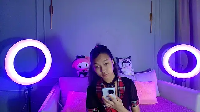 Snapshot of lihnpham chatting on 12-18-25, 03:12 lihnpham online show from 12-18-25, 03:12