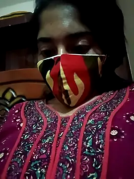 Snapshot of Tamil_White_Rose chatting on 11-26-25, 03:29 Tamil White Rose online show from 11-26-25, 03:29