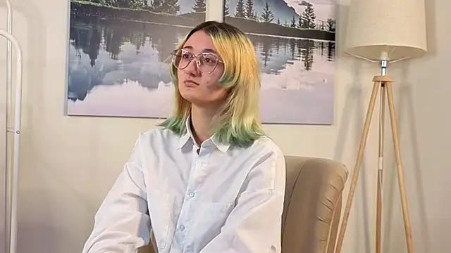 JoannieDrissel online show from 11-04-25, 10:58