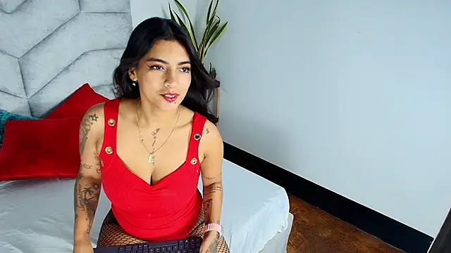 Snapshot of KimberlyFox_t chatting on 02-17-26, 12:56 KimberlyFox t online show from 02-17-26, 12:56