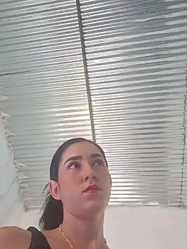 Snapshot of lil_misty chatting on 12-18-25, 07:42 lil misty online show from 12-18-25, 07:42