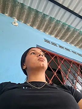 lapicarona18 online show from 11-18-25, 03:05