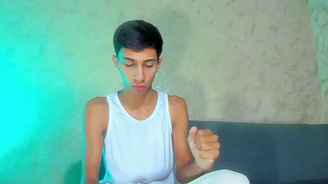 Snapshot of lucian_davii chatting on 11-11-25, 12:16 lucian davii online show from 11-11-25, 12:16