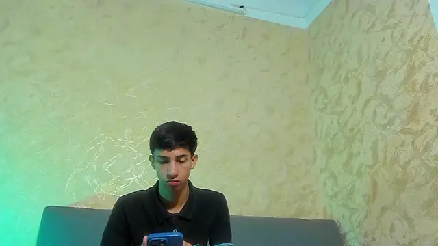 Snapshot of lucian_davii chatting on 11-15-25, 12:34 lucian davii online show from 11-15-25, 12:34