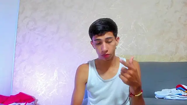 Snapshot of lucian_davii chatting on 11-18-25, 12:31 lucian davii online show from 11-18-25, 12:31